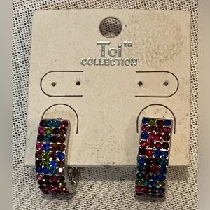 Toi Collection Bling Earrings.